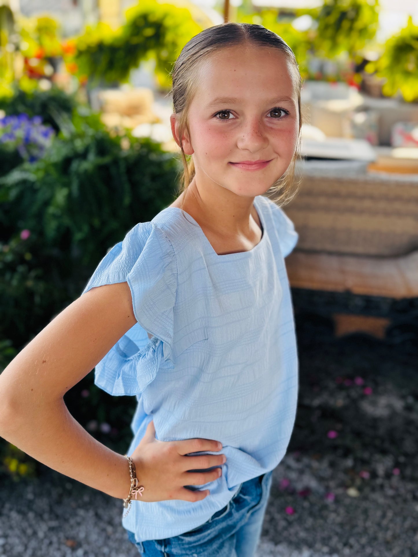 Elly Sq Collar Ruffle Top