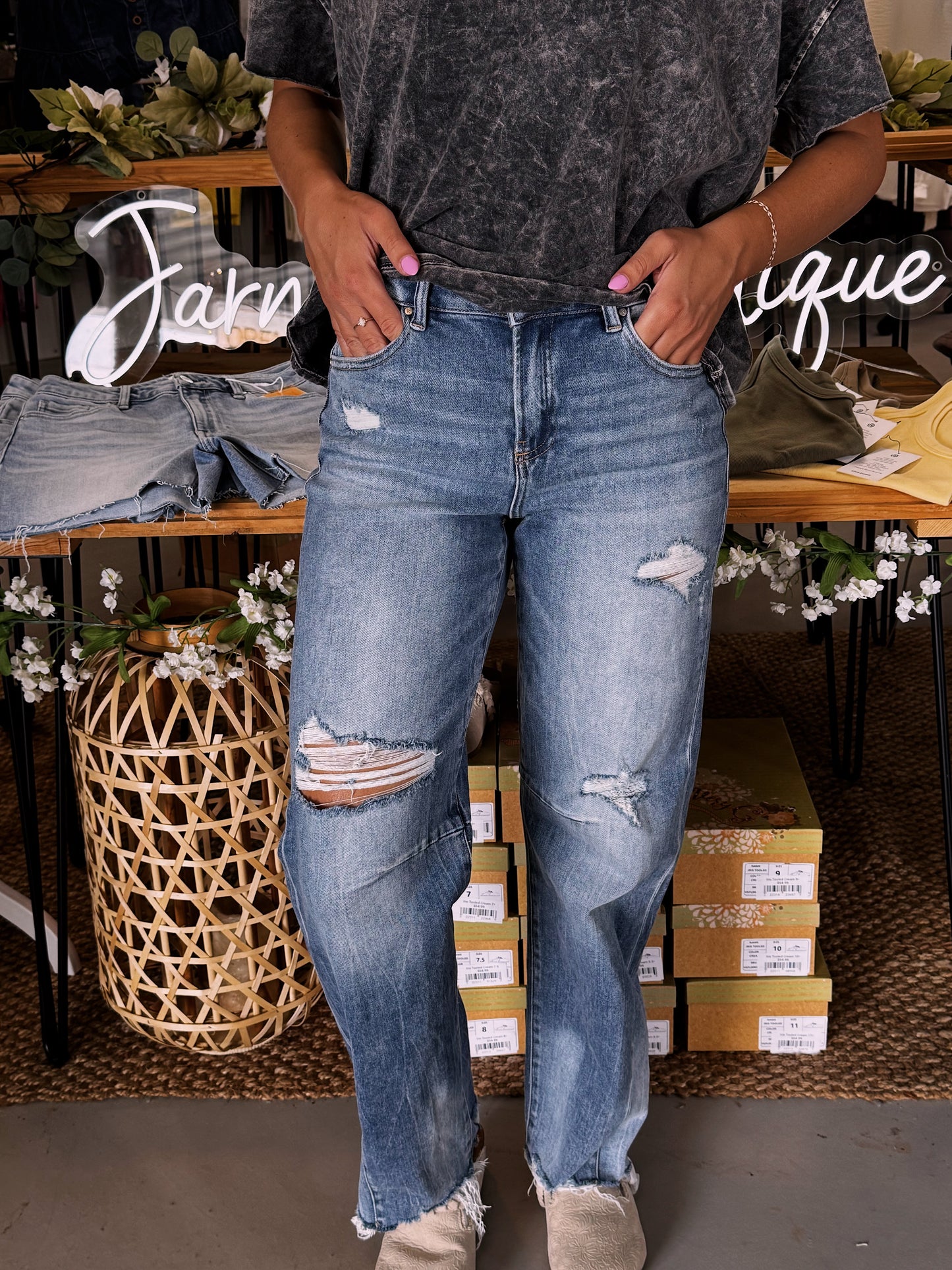 Mid Rise Wide Leg Jean